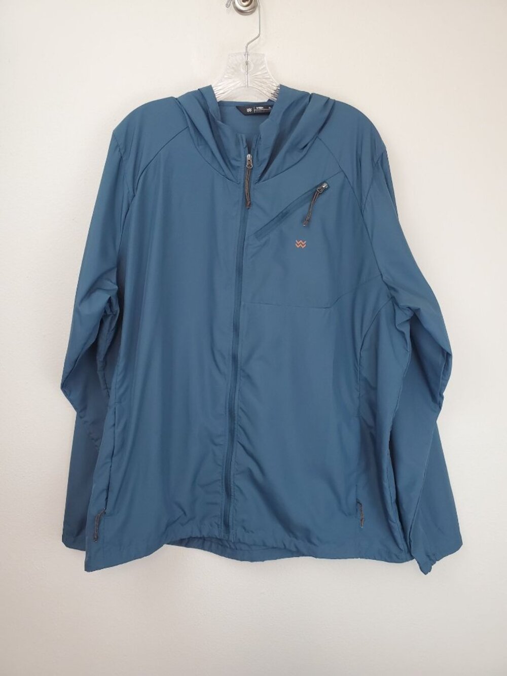 Wren men's 1/2 zip packable pullover windbreaker in Pacific Blue